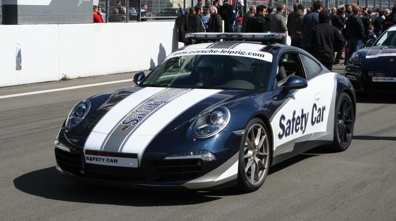 Porsche safety car 911
